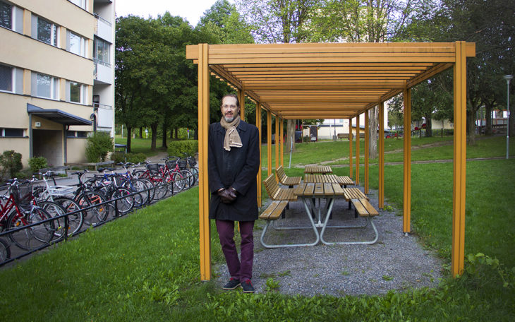 Michel Rowiński på en innergård på Marmorvägen i Eriksberg i Uppsala.