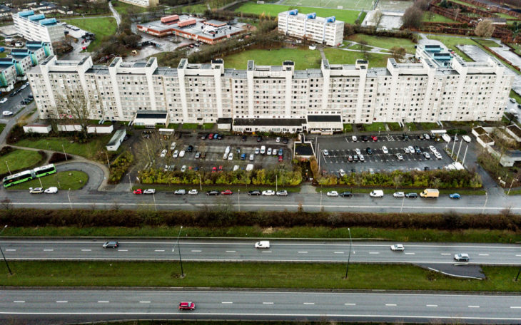 Kinesiska muren i Malmö. Nu hotas en av föreningarna i huset av tvångsförvaltning.