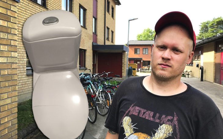 Erik Lindgren vid sitt tidigare lägenhetshus i Gottsunda i Uppsala. Erik bestred sin flytträkning som han tyckte var märklig och inte ville betala.