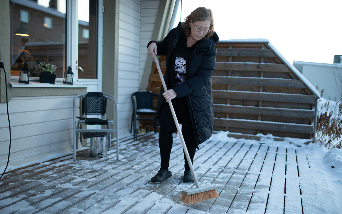 Lena Holmberg sopar sin veranda.